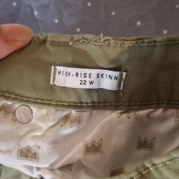 Crown & Ivy Olive High Rise Skinny Green Women's Pants size 22W - Picture 4 of 8